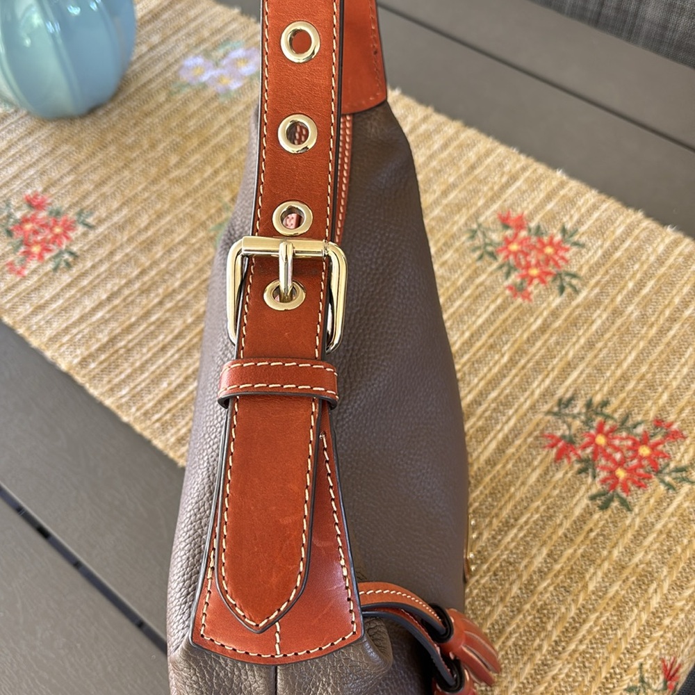 Dooney & Bourke Brown Leather Pebble Grain Paige Sac Hobo‎ Bag - Picture 6 of 16